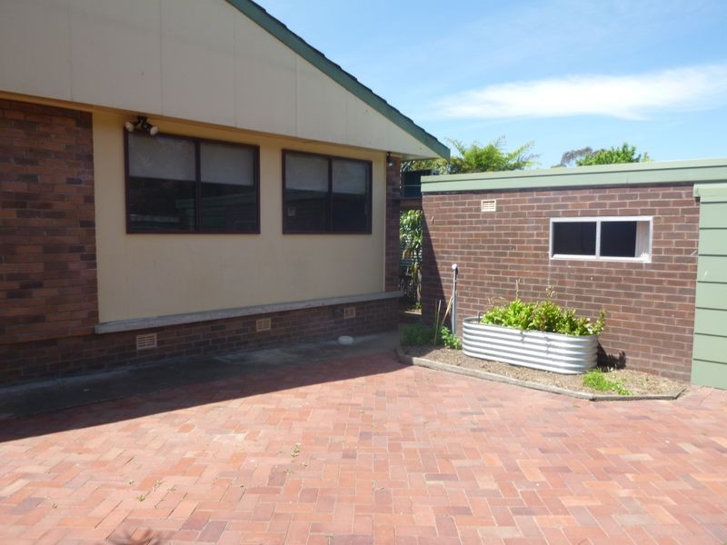 2 Sattler Street, Bega NSW 2550