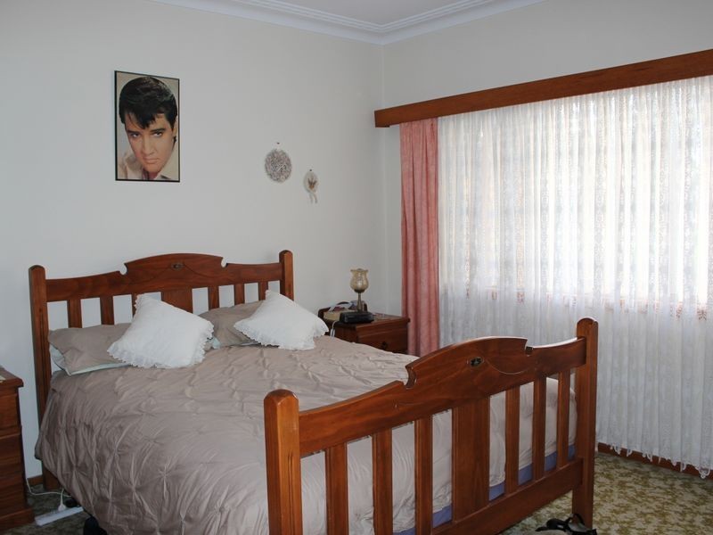 4 Meringo Street, Bega NSW 2550