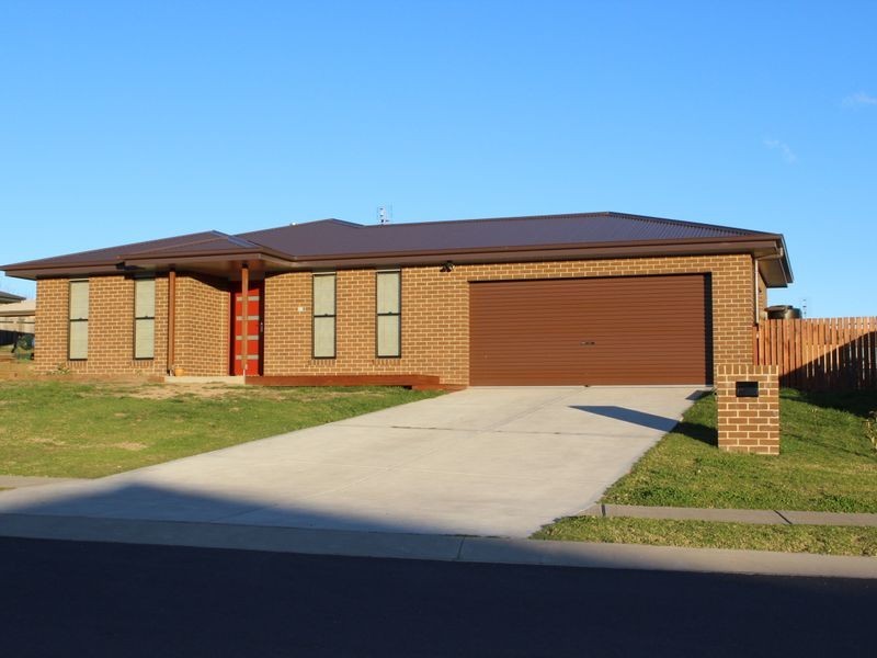 22 Koma Circuit, Bega NSW 2550