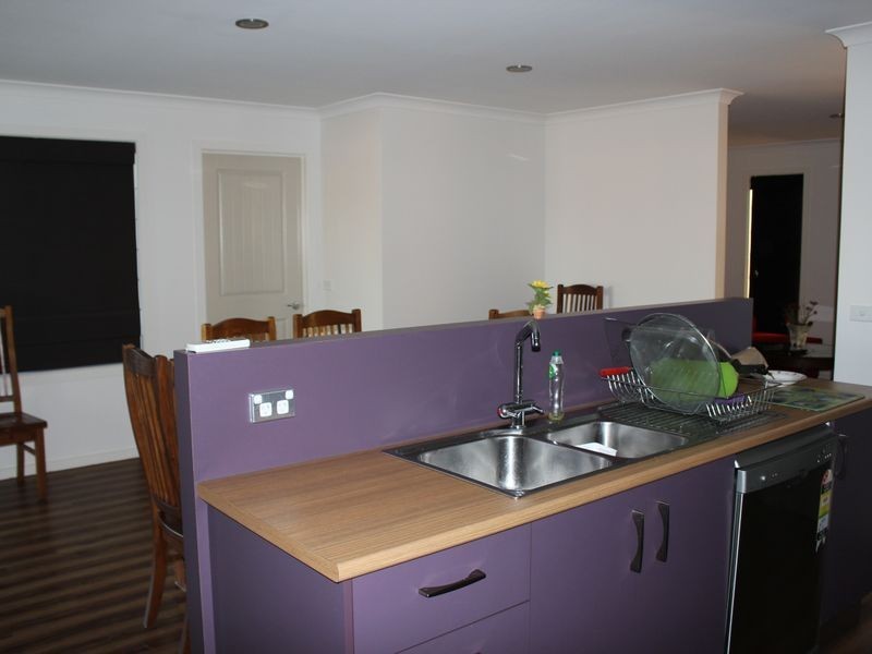 22 Koma Circuit, Bega NSW 2550