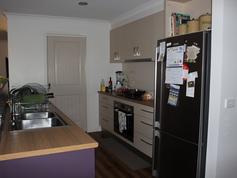 22 Koma Circuit, Bega NSW 2550