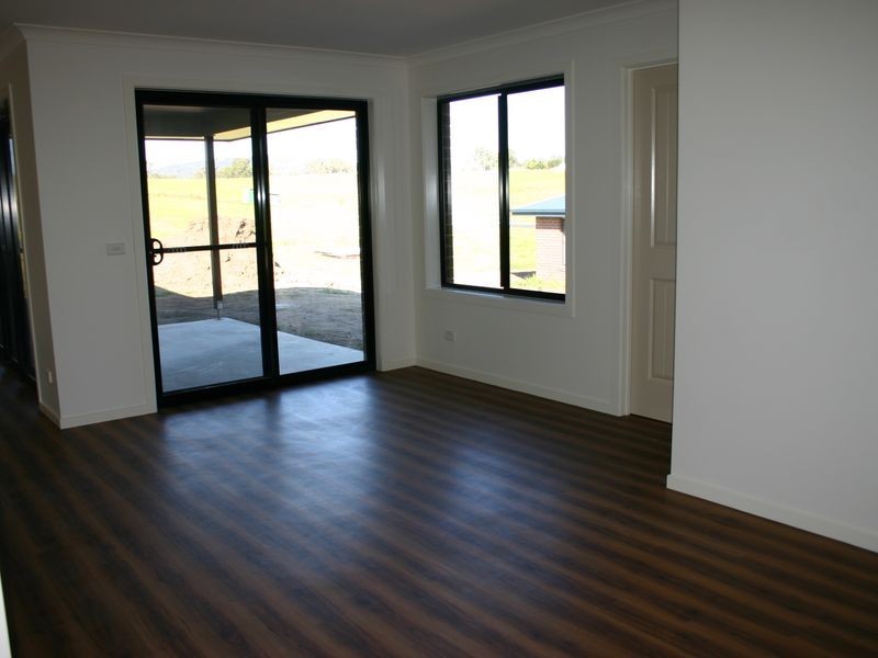 22 Koma Circuit, Bega NSW 2550