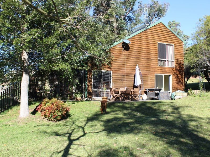 6 Bega Street, Cobargo NSW 2550