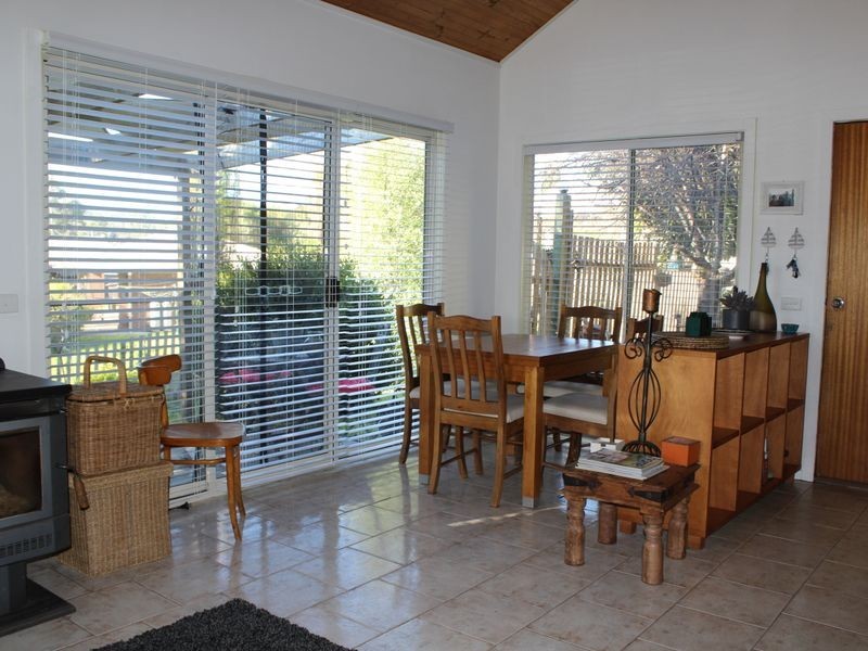 6 Bega Street, Cobargo NSW 2550