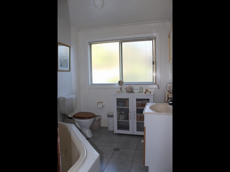 6 Bega Street, Cobargo NSW 2550