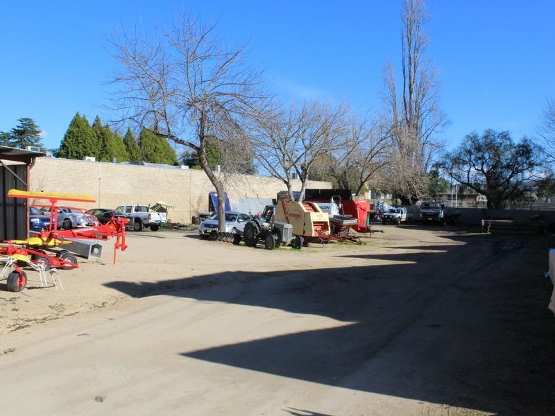 77 Auckland Street, Bega NSW 2550