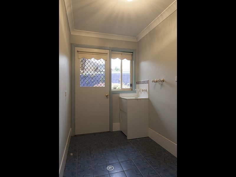 5 Hart Crescent, Bega NSW 2550