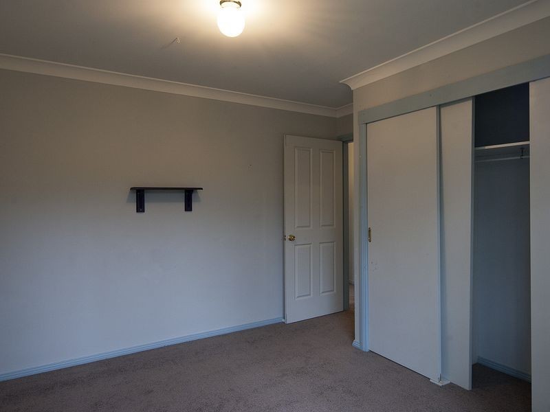 5 Hart Crescent, Bega NSW 2550