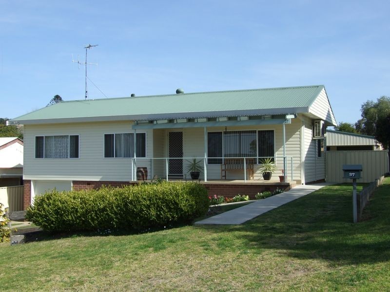 27 Gordon Street, Bega NSW 2550