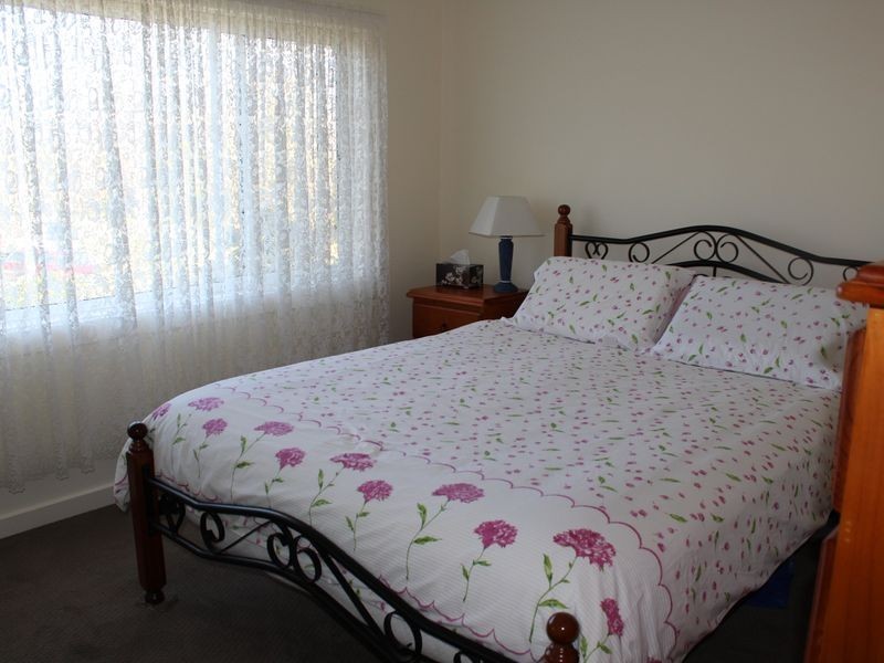27 Gordon Street, Bega NSW 2550