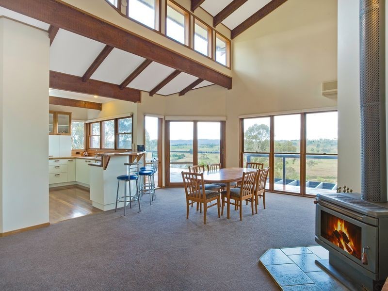 72 Gillcrest Drive, Bega NSW 2550