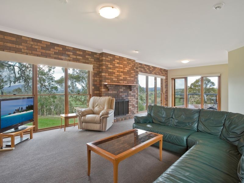72 Gillcrest Drive, Bega NSW 2550
