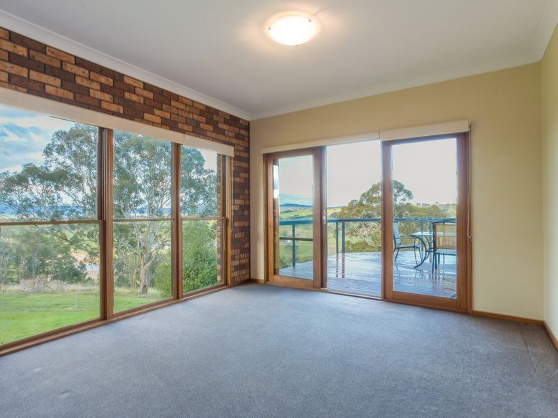 72 Gillcrest Drive, Bega NSW 2550