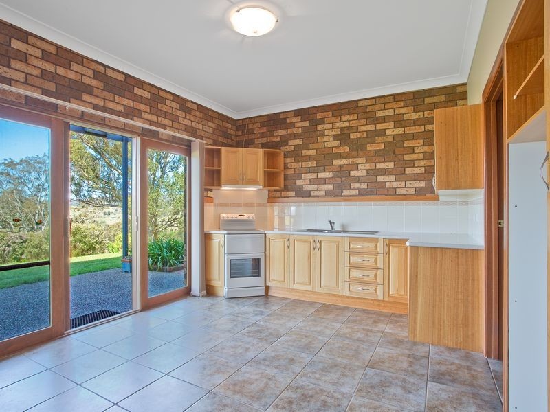 72 Gillcrest Drive, Bega NSW 2550