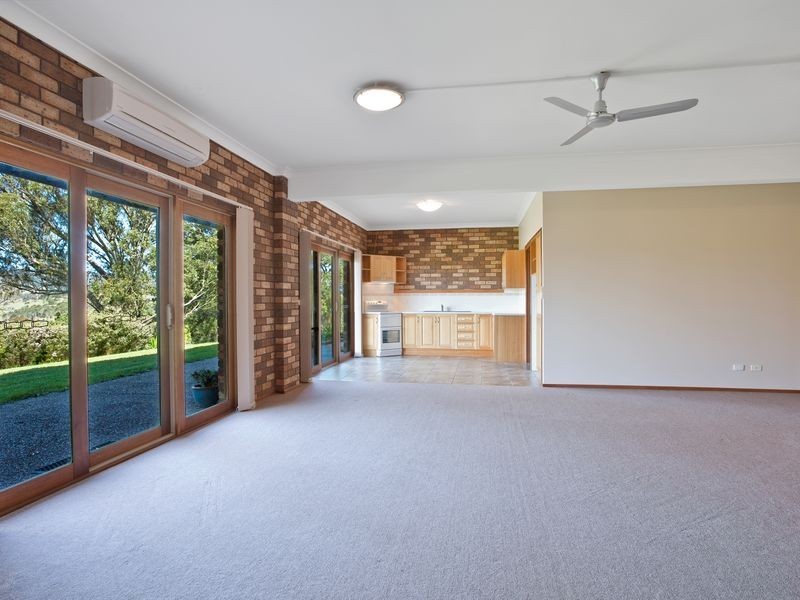 72 Gillcrest Drive, Bega NSW 2550
