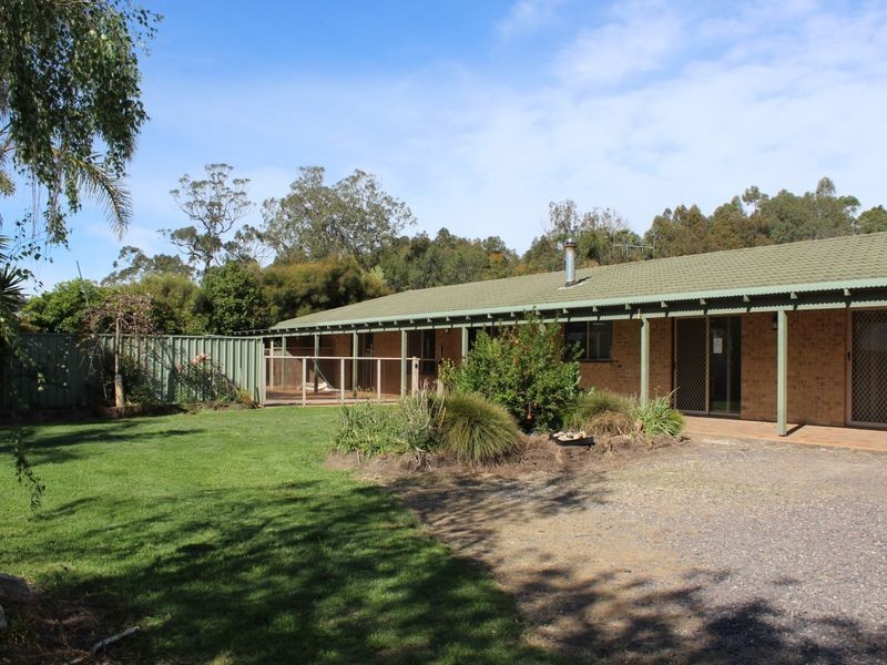 11 Kerrisons Lane, Bega NSW 2550