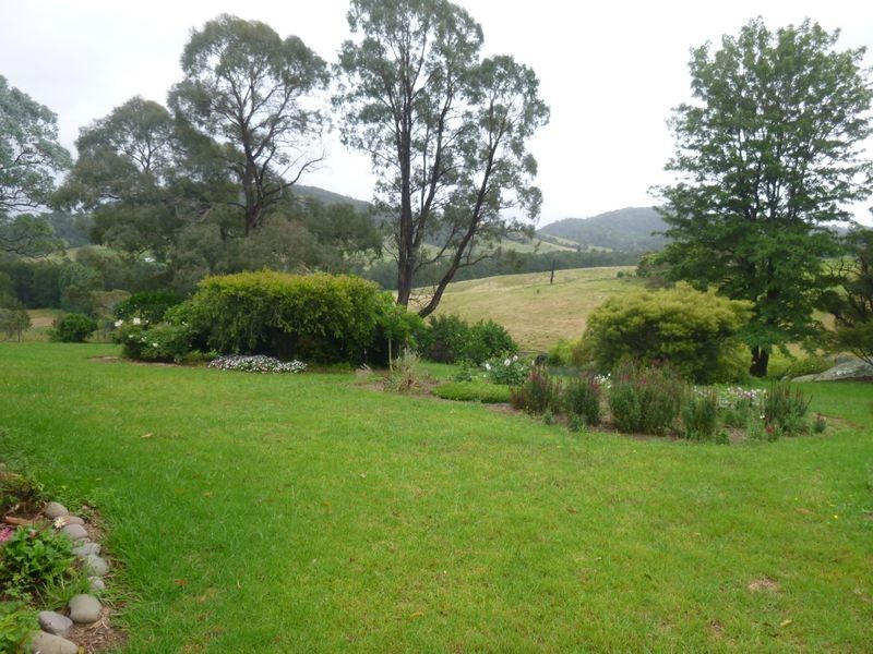 89 Glen Oaks Road, Angledale NSW 2550