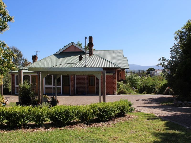 18 High Street, Bega NSW 2550