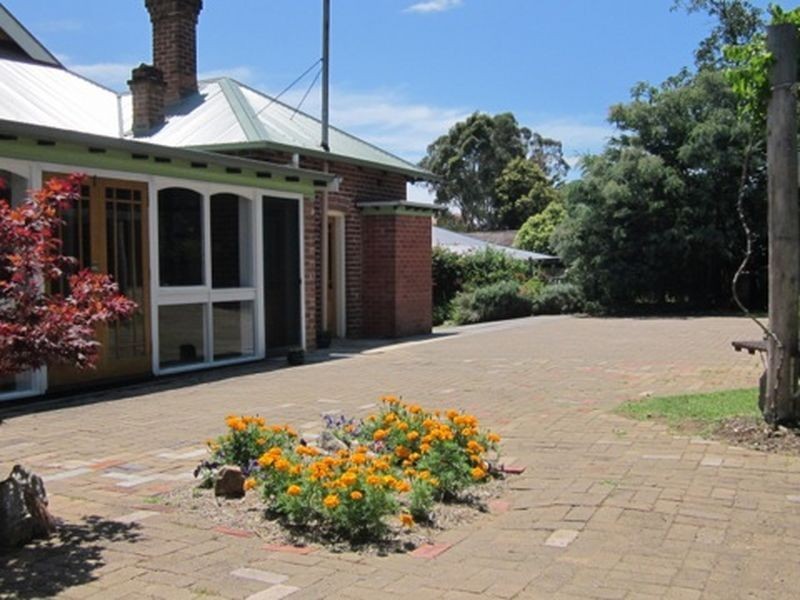 18 High Street, Bega NSW 2550