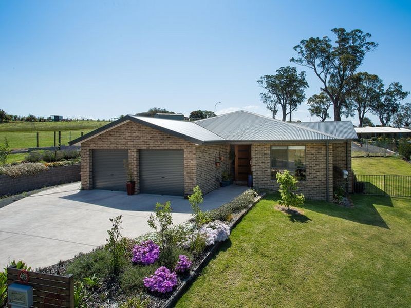 40 Glen Mia Drive, Bega NSW 2550