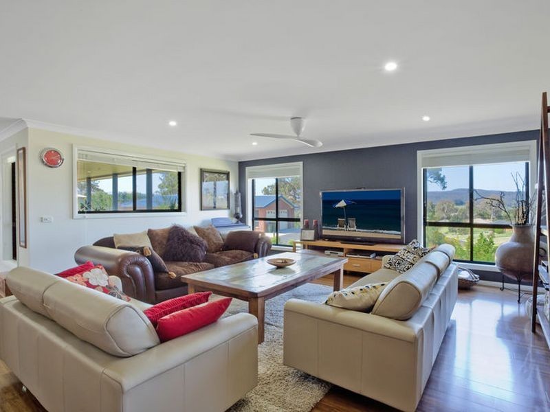 40 Glen Mia Drive, Bega NSW 2550
