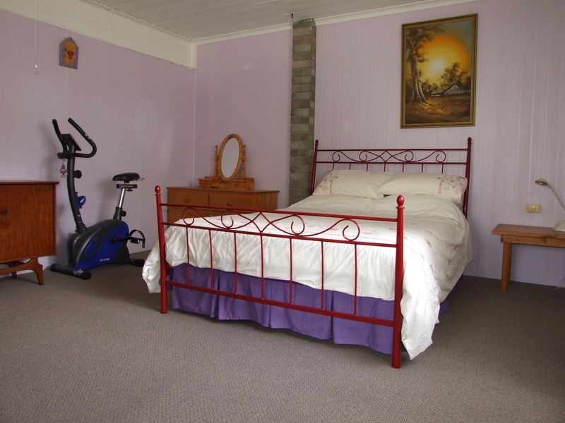 17 Kooringal Place, Bega NSW 2550