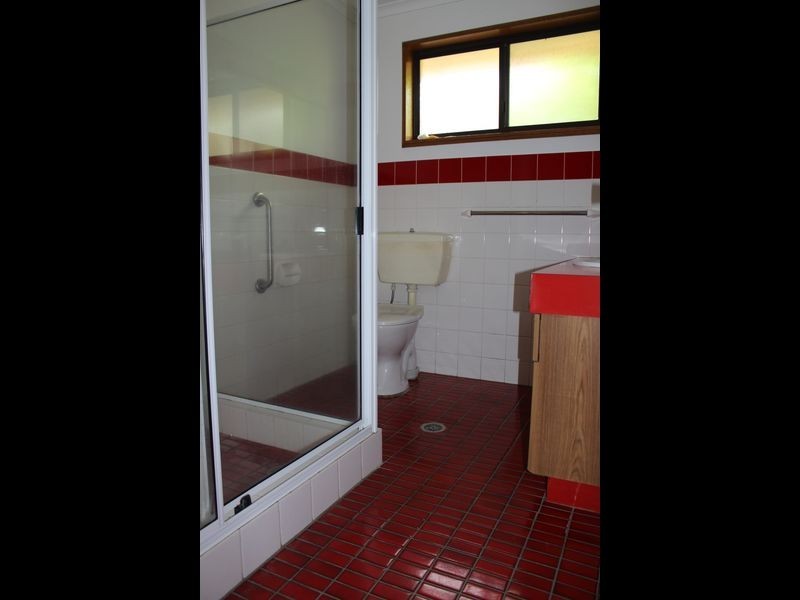 74 Valley Street, Bega NSW 2550