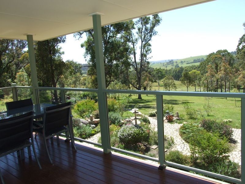 99 Mountview Close, Bega NSW 2550