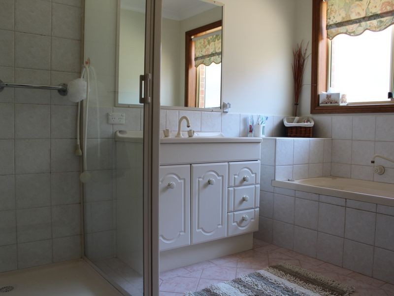 32 Barrack Street, Bega NSW 2550