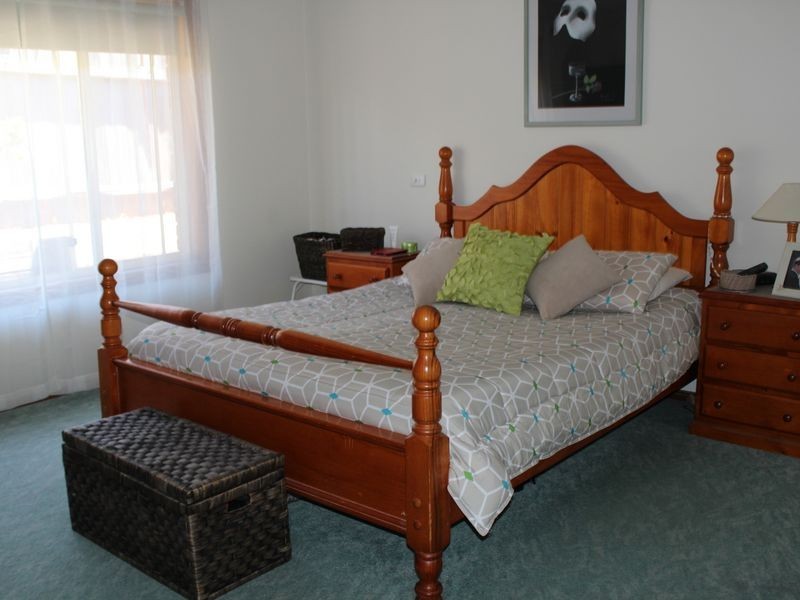 32 Barrack Street, Bega NSW 2550