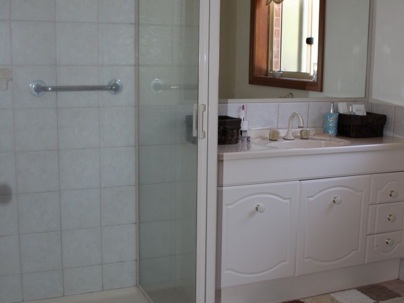 32 Barrack Street, Bega NSW 2550