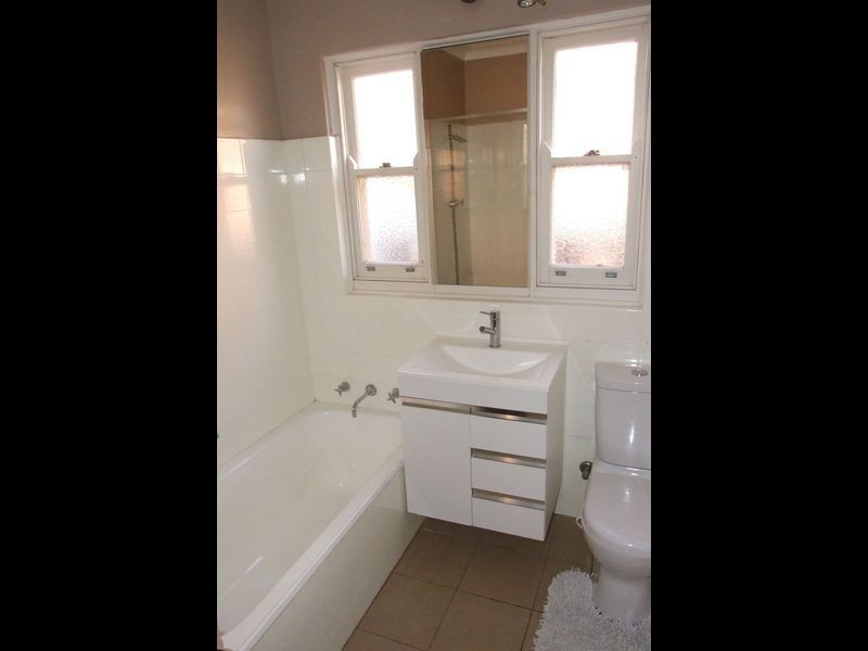 2 Meringo Street, Bega NSW 2550