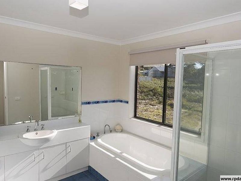 3 Nichole Court, Tura Beach NSW 2548