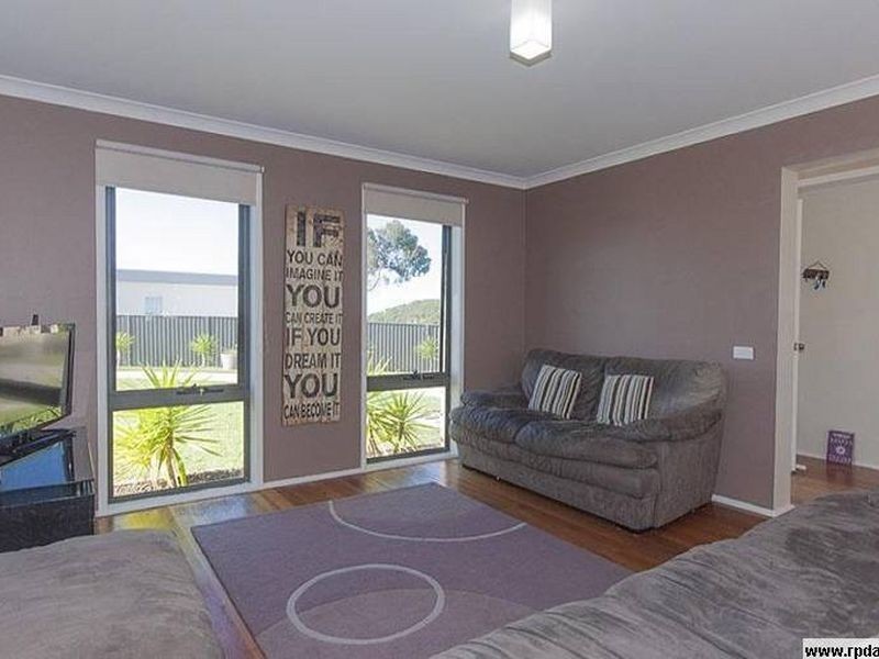 3 Nichole Court, Tura Beach NSW 2548