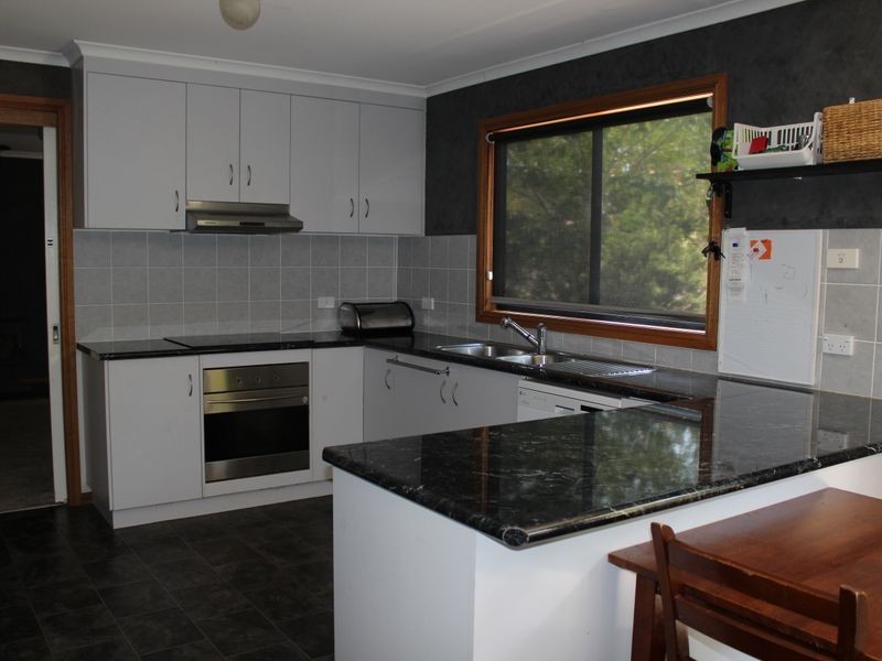 3 Wattle Place, Bega NSW 2550