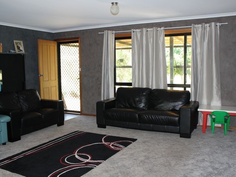 3 Wattle Place, Bega NSW 2550