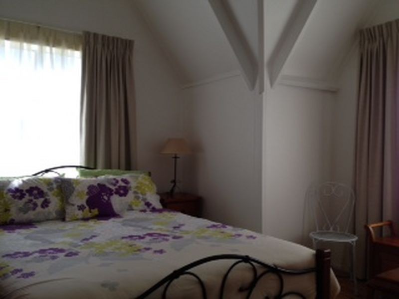 9 Gillespie Street, Cobargo NSW 2550