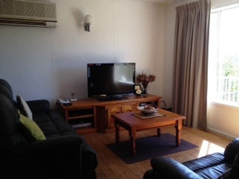 9 Gillespie Street, Cobargo NSW 2550