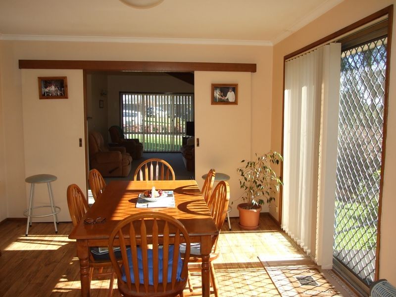 2 Deborah Cresent, Bega NSW 2550