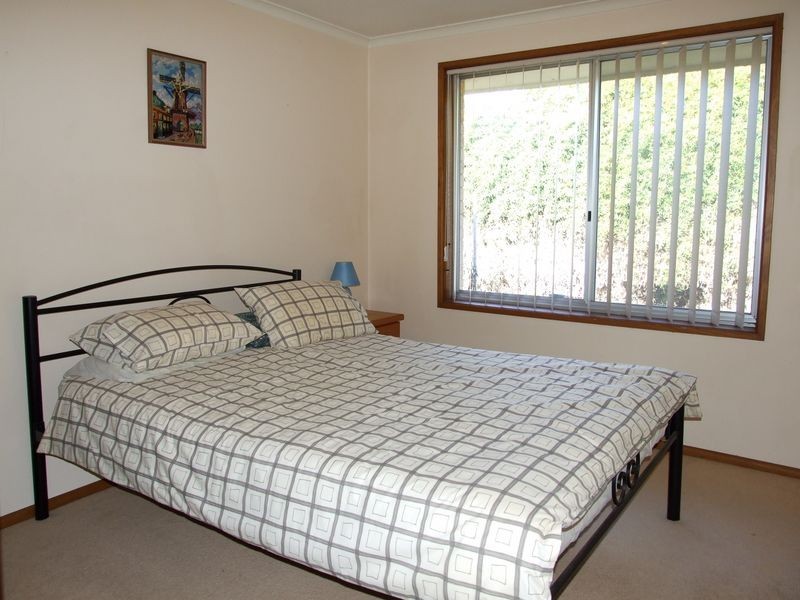 2 Deborah Cresent, Bega NSW 2550
