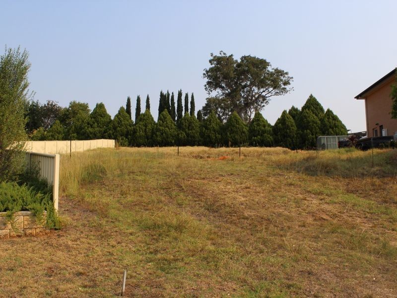 17 Thawa Close, Bega NSW 2550
