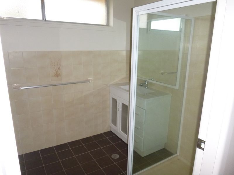 32 Tathra Rd, Bega NSW 2550