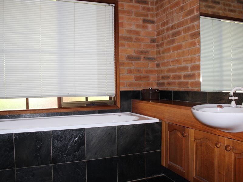 120 Old Soldiers Road, Wolumla NSW 2550