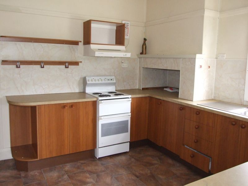174 Auckland Street, Bega NSW 2550