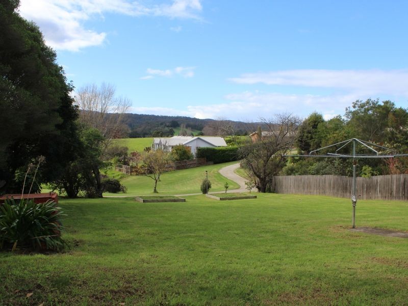 22 Tathra Road, Bega NSW 2550
