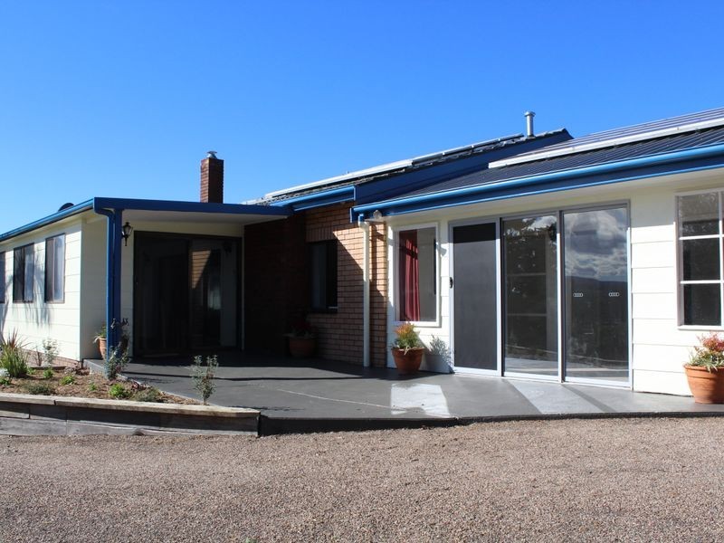 11 Gillespie Street, Cobargo NSW 2550