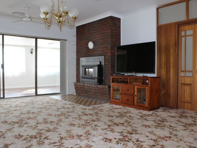 11 Gillespie Street, Cobargo NSW 2550