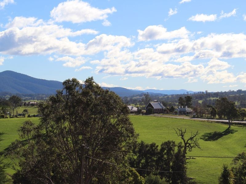 11 Gillespie Street, Cobargo NSW 2550