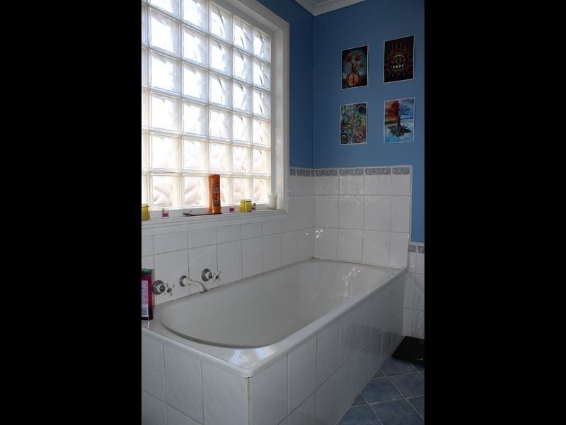 2 Prospect Street, Bega NSW 2550