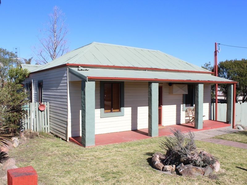 2 Prospect Street, Bega NSW 2550